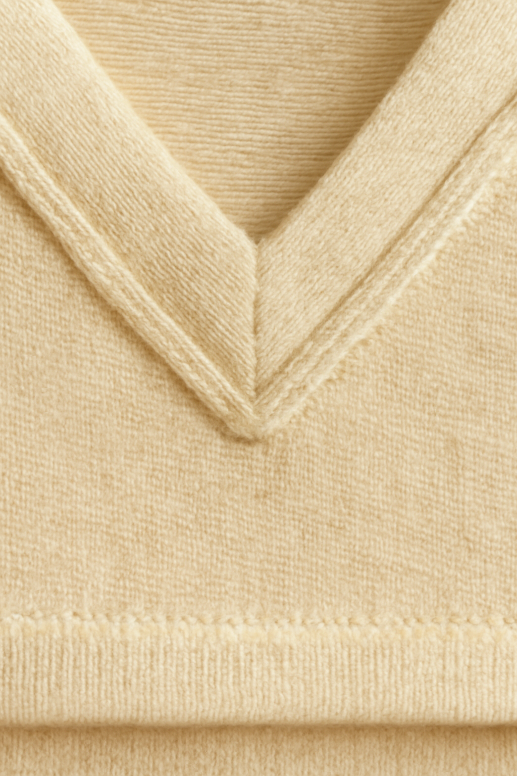 Comporta Long-Sleeve Organic V-Neck Blouse