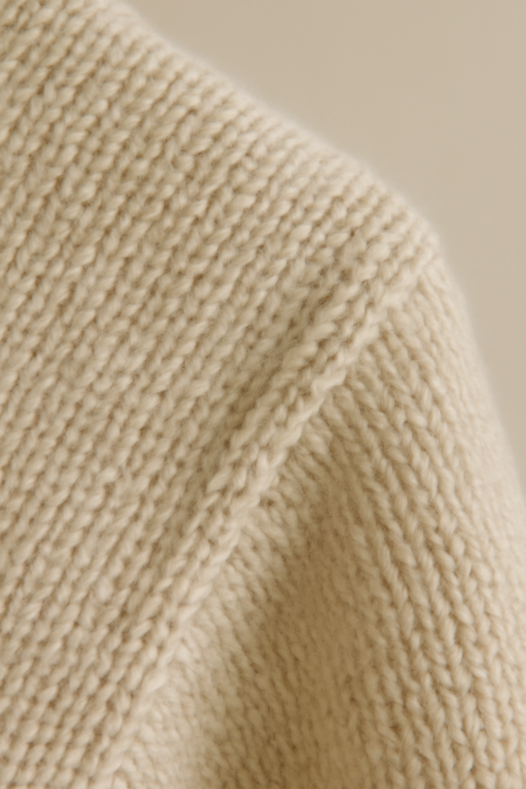 Sagres Chunky Wool V-Neck Sweater
